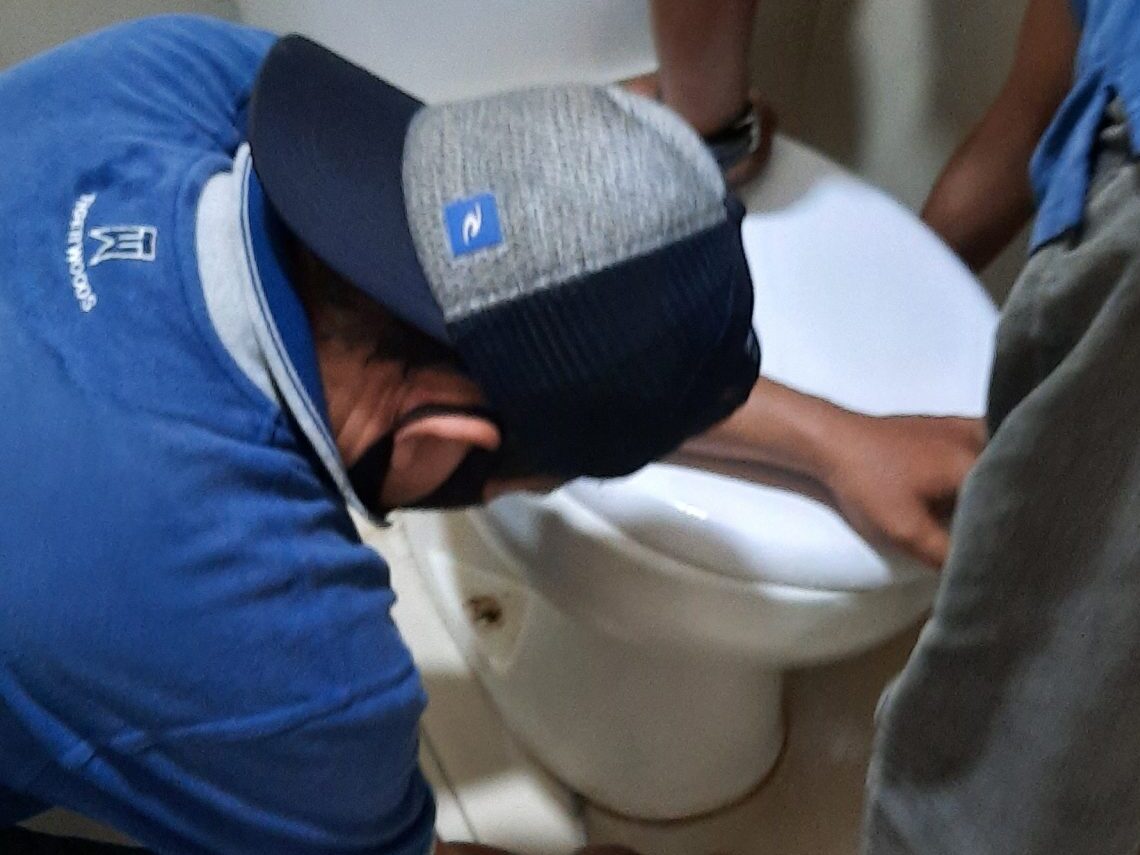 Toilet Kotor, Saluran Macet 